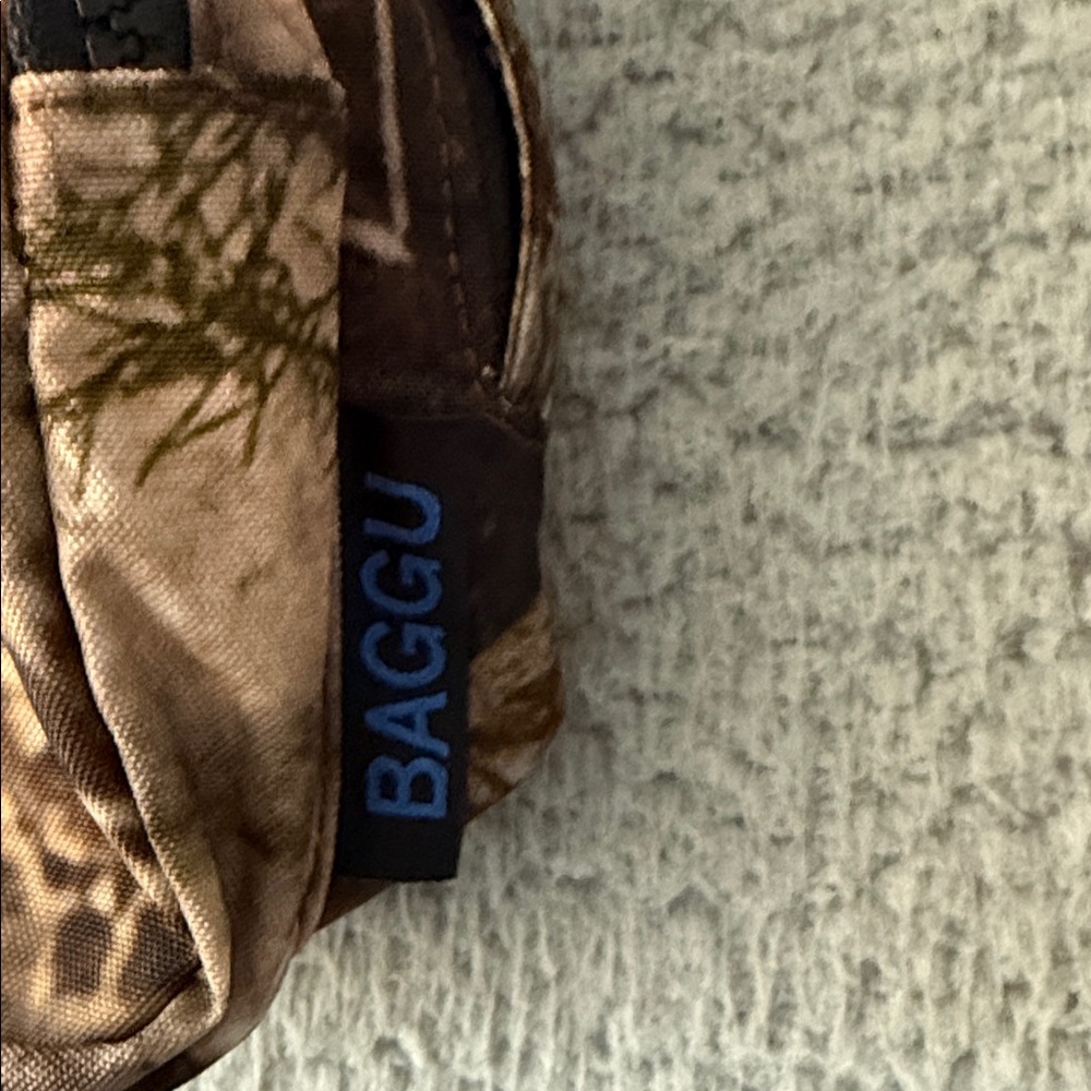 BAGGU Camo Mini Backpack Daypack - Picture 4 of 7